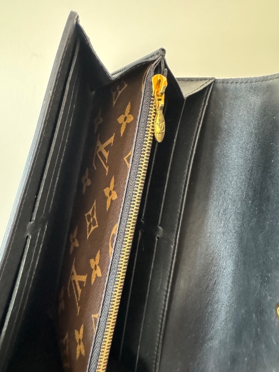 ポルトフォイユ・チェリーウッド 製品番号： M62558（ブランド財布・小物）の商品画像 - 査定依頼日：2025年7月24日 - 最高査定価格：20,000円