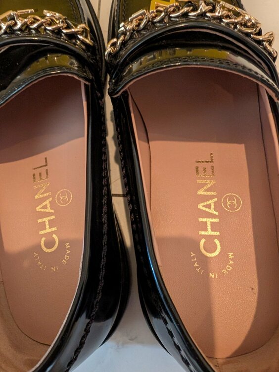 ローファー（古着・ファッション）の商品画像 - 査定依頼日：2025年12月14日 - 最高査定価格：100,000円