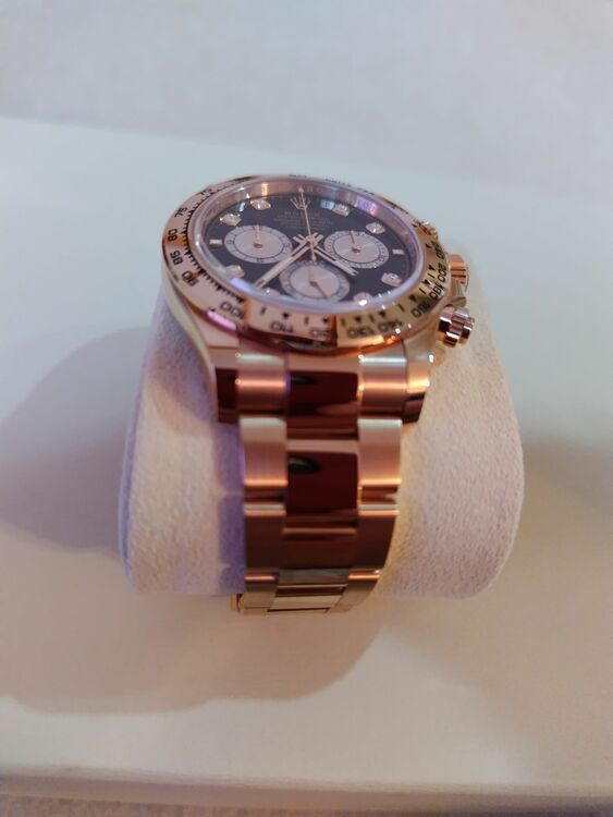 ロレックス デイトナ 126505 ダイヤいり（高級時計）の商品画像 - 査定依頼日：2025年9月12日 - 最高査定価格：8,500,000円