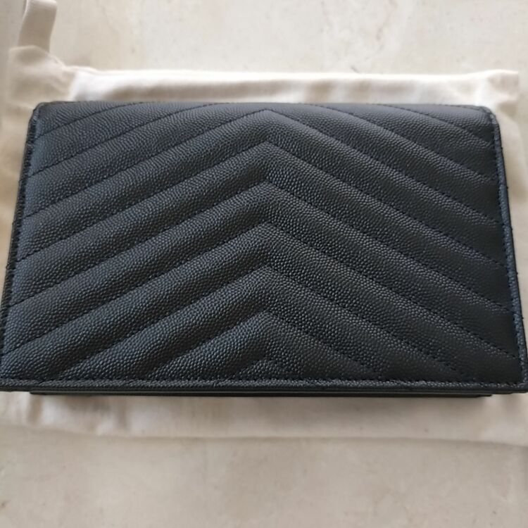 イブサンローラン  （ブランドバッグ）の商品画像 - 査定依頼日：2025年11月21日 - 最高査定価格：130,000円