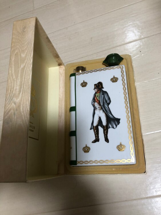 ブランデー カミュ （お酒）の商品画像 - 査定依頼日：2025年3月21日 - 最高査定価格：2,000円