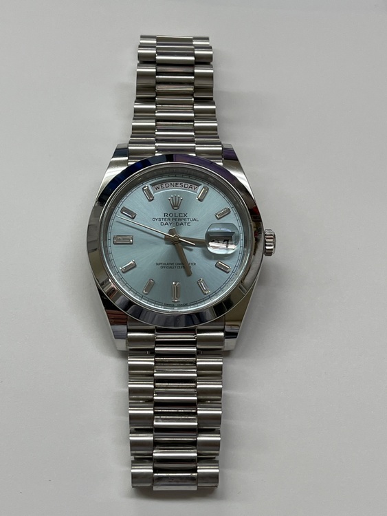 ロレックス デイデイト 228206A（高級時計）の商品画像 - 査定依頼日：2025年10月2日 - 最高査定価格：9,500,000円
