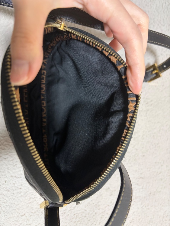 ショルダーバック（ブランドバッグ）の商品画像 - 査定依頼日：2026年2月22日 - 最高査定価格：20,000円