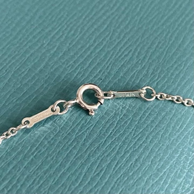 Tiffany & Co. オープン ハート ペンダント シルバー 11mm（金・貴金属）の商品画像 - 査定依頼日：2026年10月16日 - 最高査定価格：12,000円