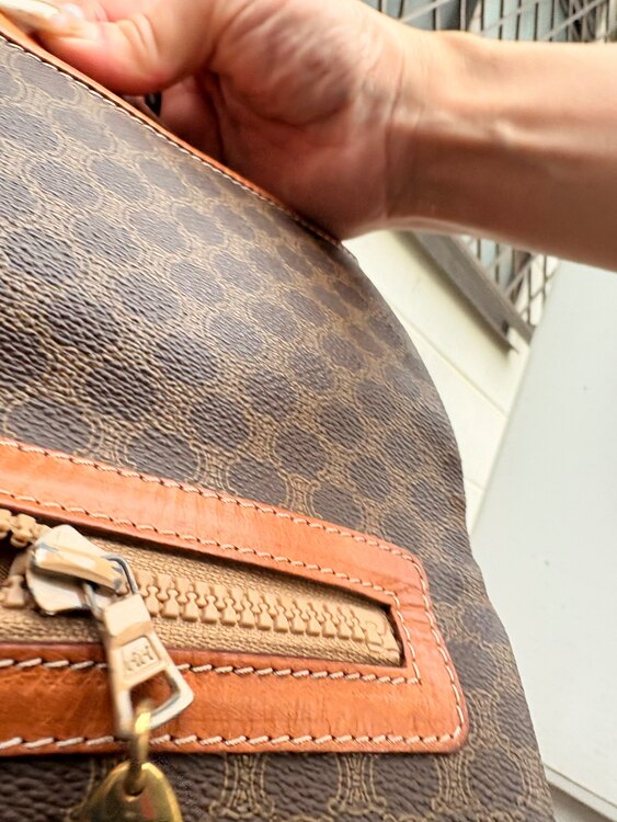 セリーヌのクラッチバッグ（ブランドバッグ）の商品画像 - 査定依頼日：2025年4月25日 - 最高査定価格：3,000円