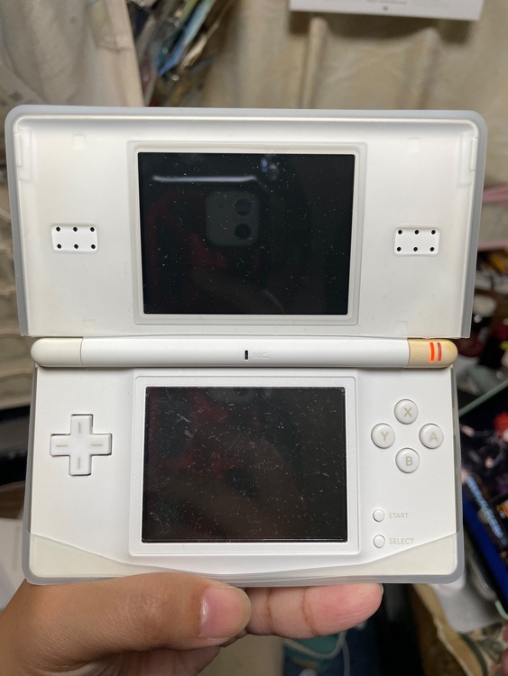 DSLite（ゲーム機本体・ゲームソフト）の商品画像 - 査定依頼日：2025年9月21日 - 最高査定価格：4,000円