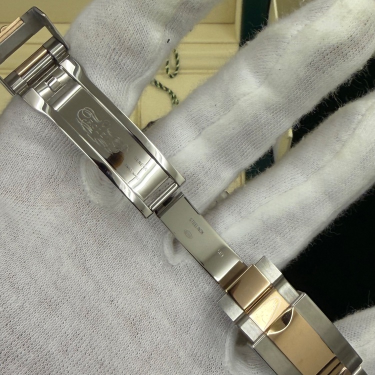 ROLEX GMTマスターⅡ 126711CHNR 2020 最新ギャラ　付属品完品（高級時計）の商品画像 - 査定依頼日：2026年8月26日 - 最高査定価格：2,950,000円