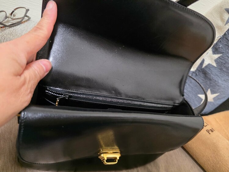 黒 ショルダーバッグ（ブランドバッグ）の商品画像 - 査定依頼日：2025年12月28日 - 最高査定価格：23,000円