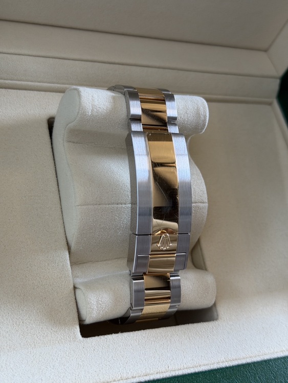 ロレックス シードゥエラー 126603（高級時計）の商品画像 - 査定依頼日：2025年12月18日 - 最高査定価格：2,750,000円