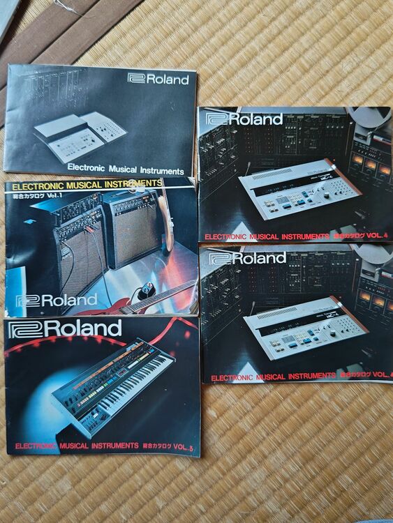 ローランドのカタログセット（ピアノ・楽器・PA機材）の商品画像 - 査定依頼日：2025年7月13日 - 最高査定価格：200円