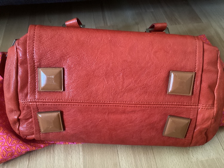 ハンドバッグ（ブランドバッグ）の商品画像 - 査定依頼日：2025年6月17日 - 最高査定価格：50,000円