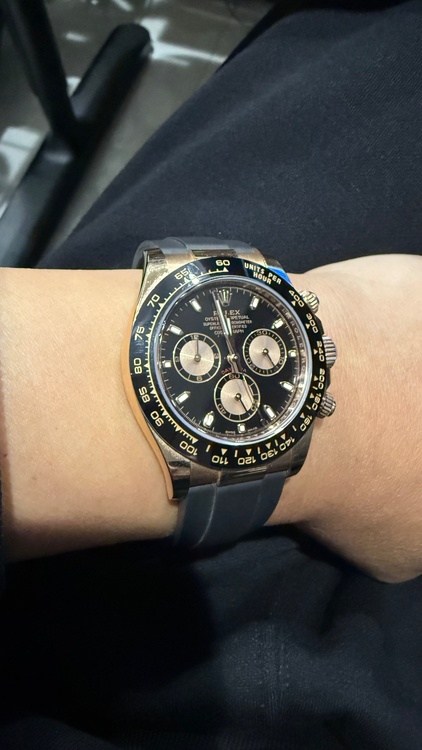 ロレックス デイトナ 116515Ln（高級時計）の商品画像 - 査定依頼日：2026年2月25日 - 最高査定価格：6,500,000円