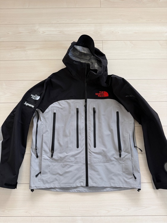 シュプリーム　ノースフェイス　コラボジャケット（古着・ファッション）の商品画像 - 査定依頼日：2026年1月18日 - 最高査定価格：32,000円