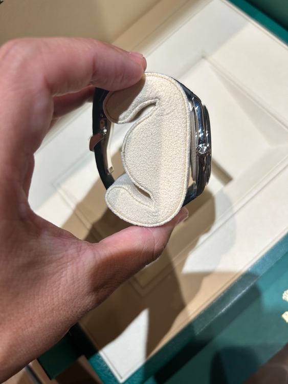 パーペチュアル1908 アイスブルー（高級時計）の商品画像 - 査定依頼日：2025年10月9日 - 最高査定価格：7,250,000円