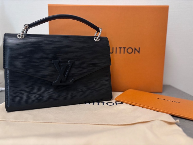 ポシェットグルネル（ブランドバッグ）の商品画像 - 査定依頼日：2025年9月29日 - 最高査定価格：200,000円