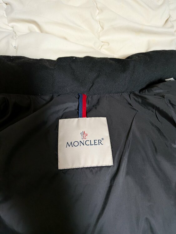 モンジュネーブル（古着・ファッション）の商品画像 - 査定依頼日：2026年1月4日 - 最高査定価格：100,000円