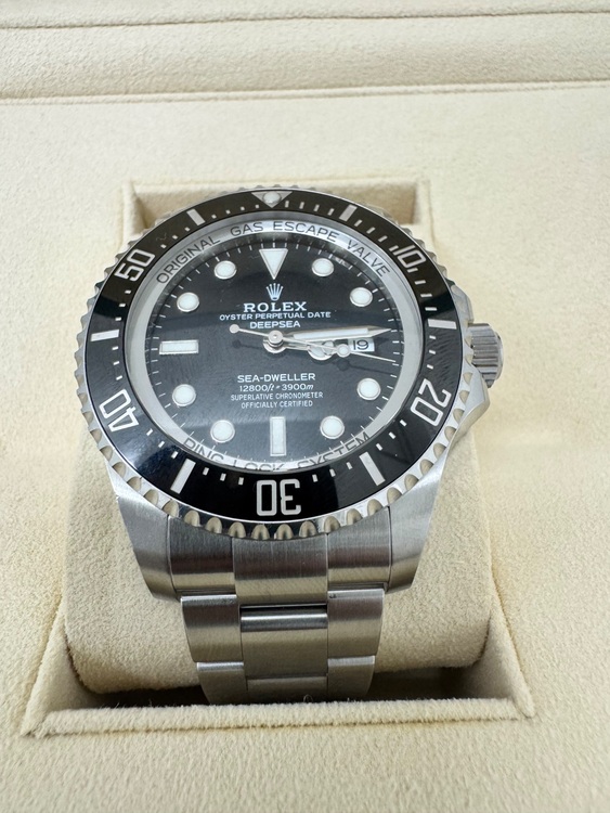 ロレックス シードゥエラー 12666（高級時計）の商品画像 - 査定依頼日：2025年8月26日 - 最高査定価格：1,500,000円