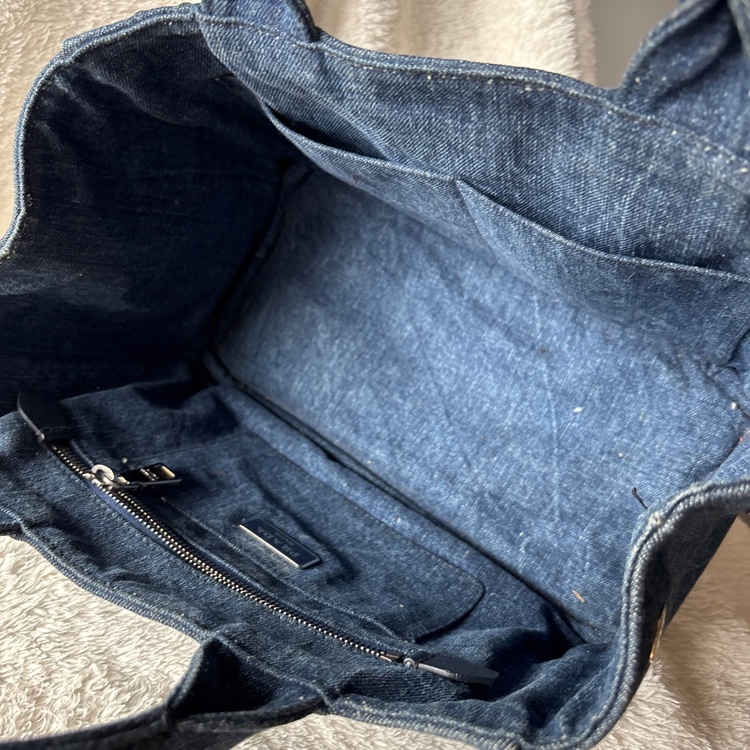 プラダ　カナパ（ブランドバッグ）の商品画像 - 査定依頼日：2025年12月9日 - 最高査定価格：40,000円