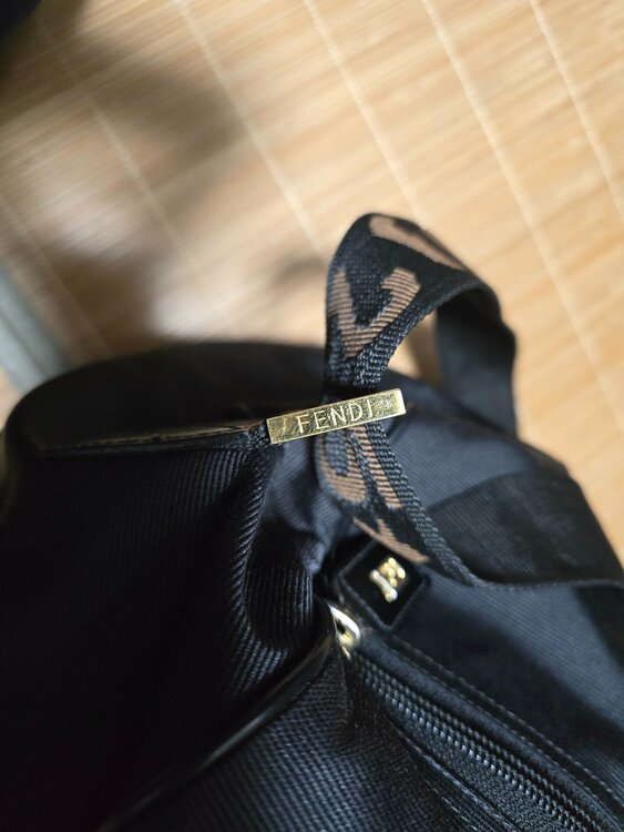 フェンディ  （ブランドバッグ）の商品画像 - 査定依頼日：2026年4月12日 - 最高査定価格：25,000円