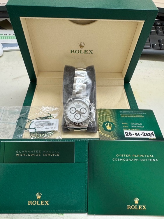 ロレックス デイトナ 126500lm（高級時計）の商品画像 - 査定依頼日：2025年10月21日 - 最高査定価格：5,350,000円