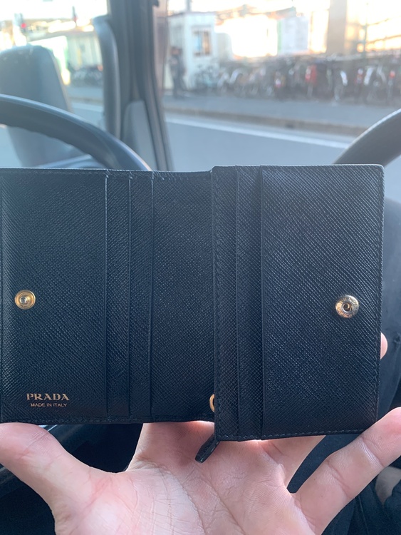 プラダ  （ブランドバッグ）の商品画像 - 査定依頼日：2026年2月1日 - 最高査定価格：30,000円