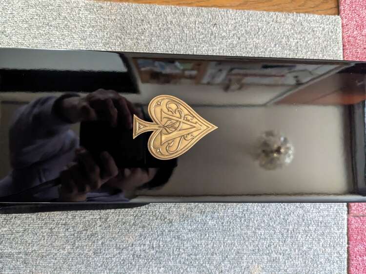 シャンパン アルマン・ド・ブリニャック （お酒）の商品画像 - 査定依頼日：2025年3月20日 - 最高査定価格：28,000円