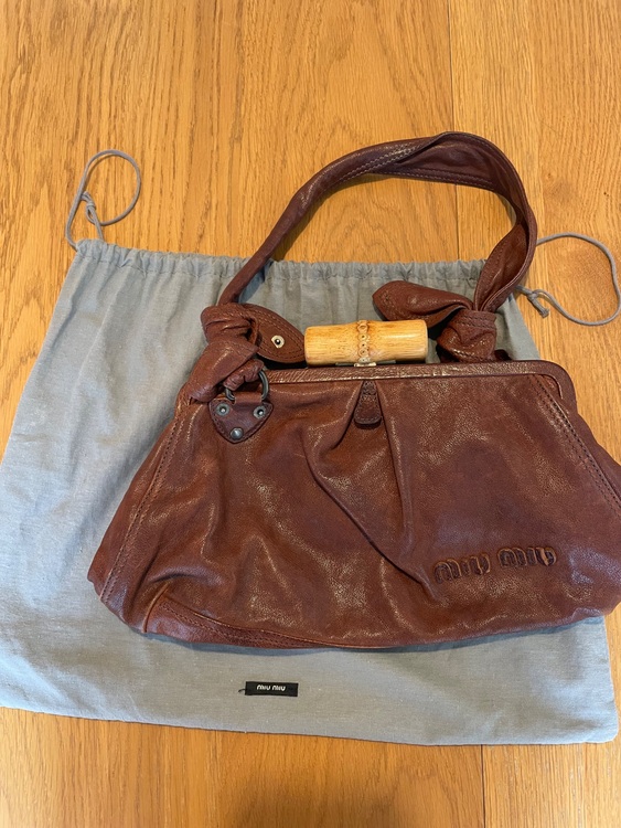 ショルダーバッグ（ブランドバッグ）の商品画像 - 査定依頼日：2025年11月20日 - 最高査定価格：11,000円