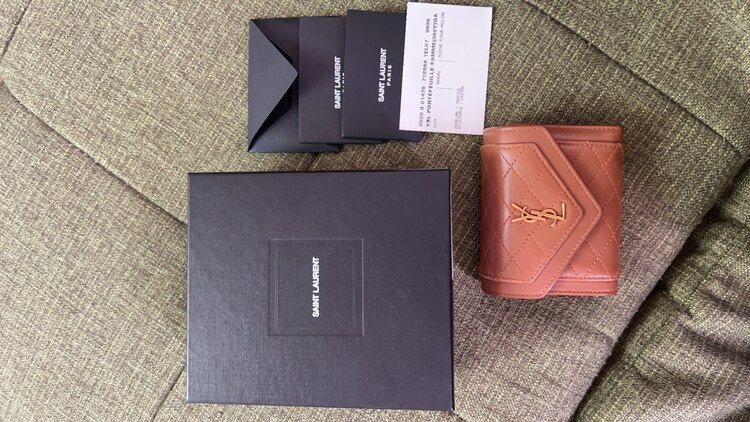 イブサンローラン  （ブランドバッグ）の商品画像 - 査定依頼日：2025年3月19日 - 最高査定価格：20,000円