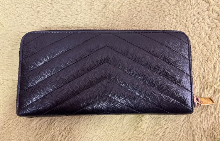 サンローラン　長財布（ブランド財布・小物）の商品画像 - 査定依頼日：2025年3月10日 - 最高査定価格：10,000円