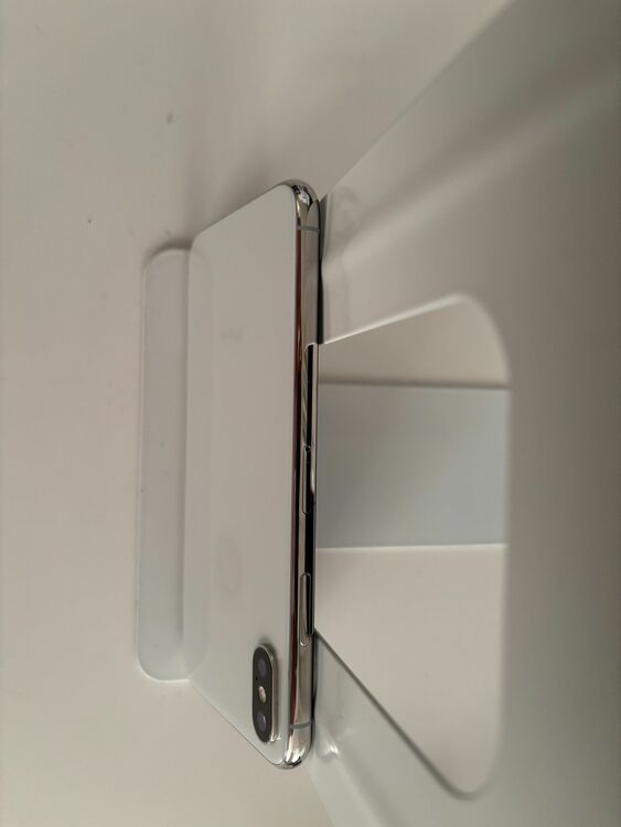 iphoneXホワイト64GB（スマホ）の商品画像 - 査定依頼日：2025年9月15日 - 最高査定価格：16,000円