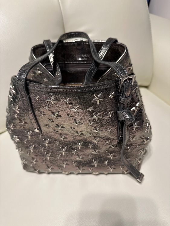 ジミーチュウ  （ブランドバッグ）の商品画像 - 査定依頼日：2025年7月12日 - 最高査定価格：10,000円