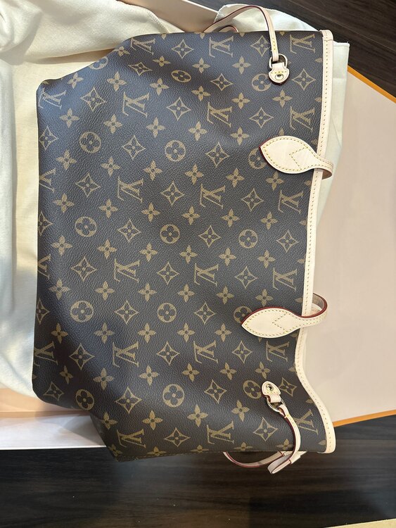 ルイヴィトン ネヴァーフル （ブランドバッグ）の商品画像 - 査定依頼日：2025年4月22日 - 最高査定価格：200,000円