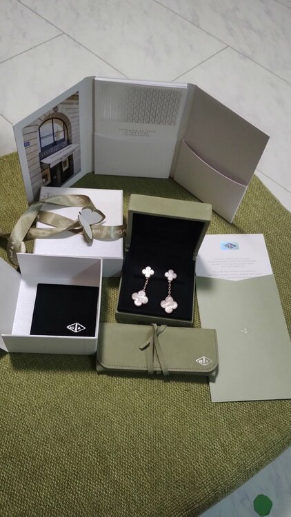 JO056965（金・貴金属）の商品画像 - 査定依頼日：2026年4月11日 - 最高査定価格：1,300,000円