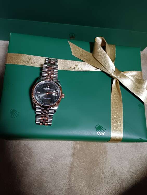 ロレックス デイトジャスト 126231（高級時計）の商品画像 - 査定依頼日：2025年3月1日 - 最高査定価格：2,300,000円