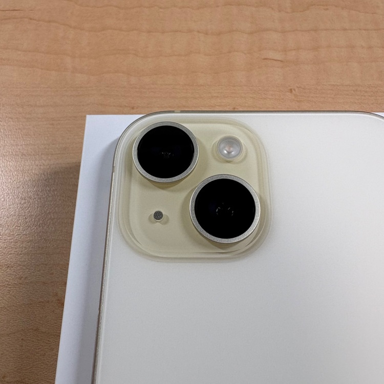 iPhone15 256GB イエロー SIMフリー（スマホ）の商品画像 - 査定依頼日：2025年7月2日 - 最高査定価格：90,000円