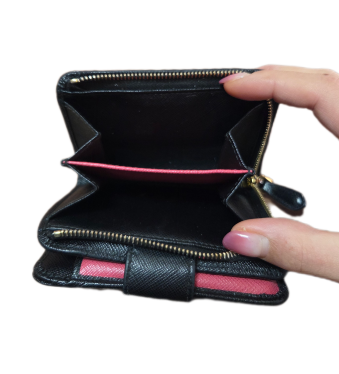 プラダ  （ブランドバッグ）の商品画像 - 査定依頼日：2025年2月24日 - 最高査定価格：15,000円