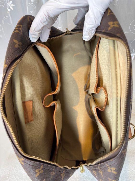 ルイヴィトンモノグラムドーヴィル（ブランドバッグ）の商品画像 - 査定依頼日：2026年4月14日 - 最高査定価格：100,000円