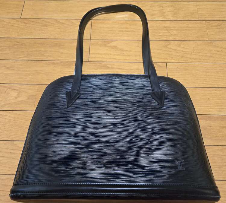 ルイヴィトン エピ （ブランドバッグ）の商品画像 - 査定依頼日：2025年1月30日 - 最高査定価格：30,000円