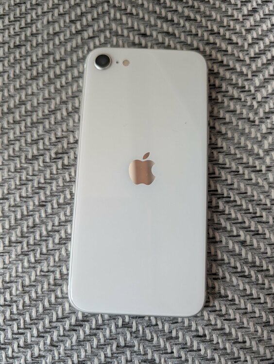 iPhone SE (第 2 世代) 256GB SIMフリー（スマホ）の商品画像 - 査定依頼日：2026年2月23日 - 最高査定価格：18,000円