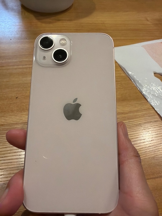 iPhone iPhone 13 128GB au（スマホ）の商品画像 - 査定依頼日：2026年5月25日 - 最高査定価格：32,000円