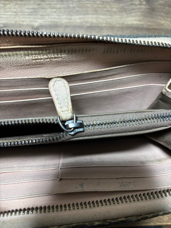 9年前（ブランドバッグ）の商品画像 - 査定依頼日：2025年3月5日 - 最高査定価格：10,000円