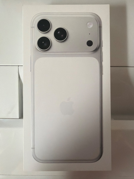 iPhone 17 Pro Max 512GB SIMフリー（スマホ）の商品画像 - 査定依頼日：2026年5月11日 - 最高査定価格：233,000円