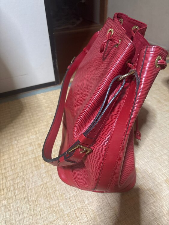 ルイヴィトン　エピ（ブランドバッグ）の商品画像 - 査定依頼日：2024年12月24日 - 最高査定価格：35,000円