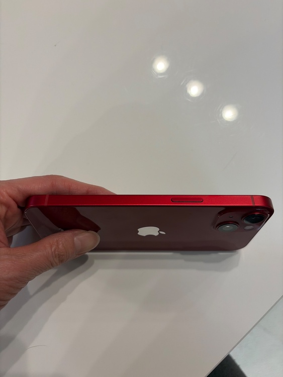iPhone 13 128GB docomo（スマホ）の商品画像 - 査定依頼日：2026年4月30日 - 最高査定価格：36,000円
