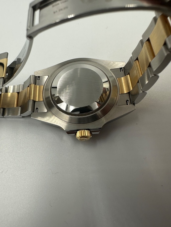 ロレックス サブマリーナー 126613Lb（高級時計）の商品画像 - 査定依頼日：2025年12月15日 - 最高査定価格：2,750,000円