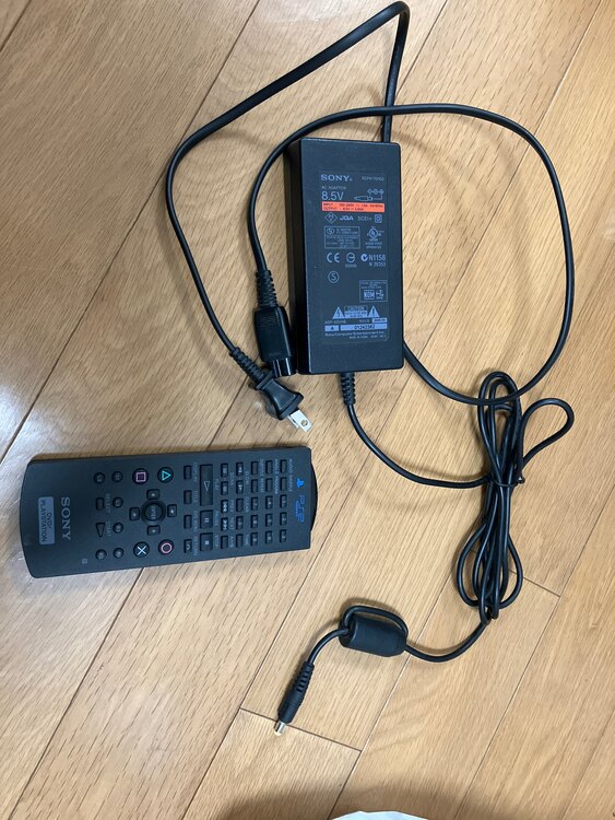 PS2 SCPH-70000 CW（ゲーム機本体・ゲームソフト）の商品画像 - 査定依頼日：2025年4月13日 - 最高査定価格：5,100円