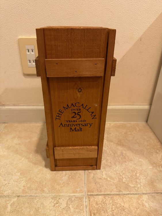 マッカラン 25周年 木箱（お酒）の商品画像 - 査定依頼日：2025年9月21日 - 最高査定価格：320,000円