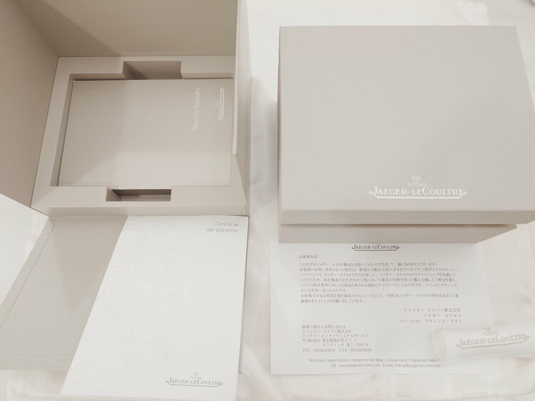 レベルソ スクアドラ ホームタイム 230.8.77 （高級時計）の商品画像 - 査定依頼日：2026年2月22日 - 最高査定価格：650,000円