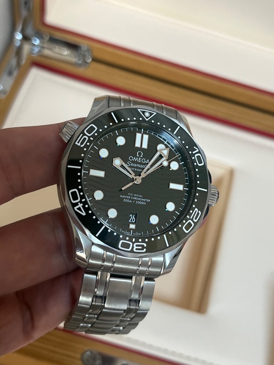 シーマスターダイバー300（高級時計）の商品画像 - 査定依頼日：2025年7月26日 - 最高査定価格：640,000円