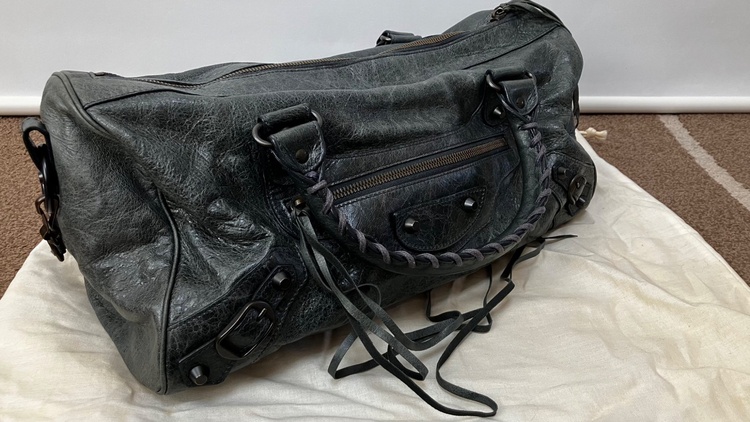 バレンシアガ  （ブランドバッグ）の商品画像 - 査定依頼日：2026年2月23日 - 最高査定価格：98,000円